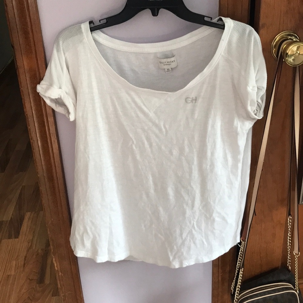 White t-shirt